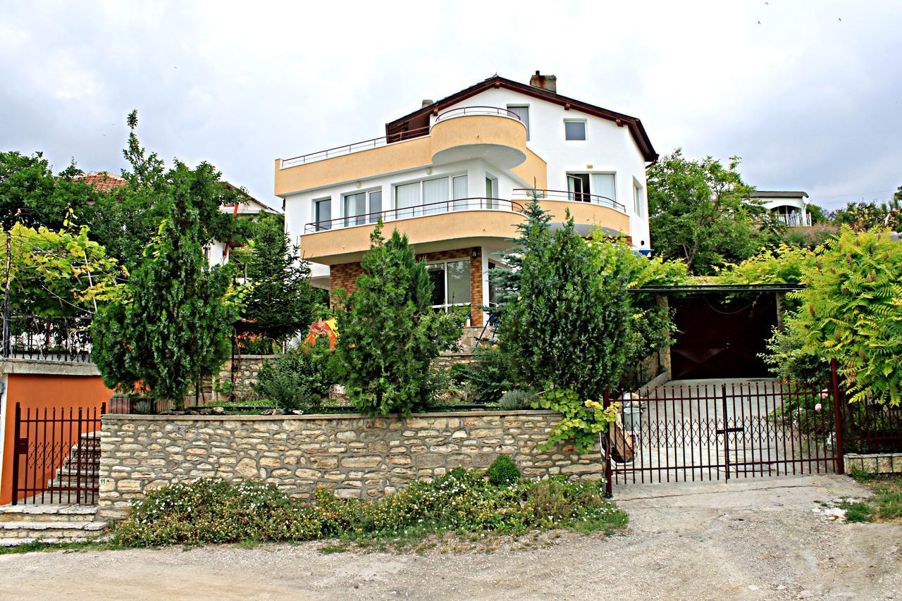 Popov Guest House Balchik Eksteriør billede